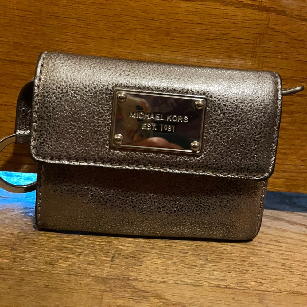 Silver Michael Kors Wallet with Keychain